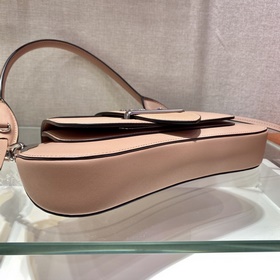 PRADA сумка под мышку, новейшая женская модель, артикул： 1BD168,
