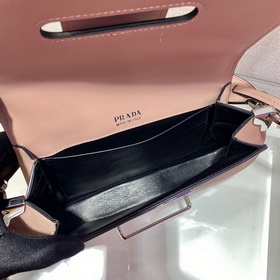PRADA сумка под мышку, новейшая женская модель, артикул： 1BD168,