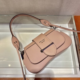 PRADA сумка под мышку, новейшая женская модель, артикул： 1BD168,