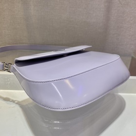PRADA Новая модель сумки под мышку в новых цветах Популярные в э