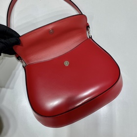 PRADA Новая модель сумки под мышку в новых цветах Популярные в э