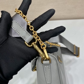 PRADA Золотая фурнитура, три в одном Новый номер модели： 1BH204