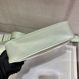 PRADA Новый номер модели： 1BH204, нейлоновая сумка Hobo для ноше