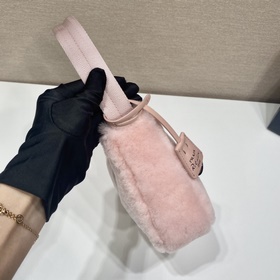 PRADA Пушистая сумка Hobo, обновленная версия/козья шерсть Эта с