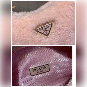 PRADA дизайн меховой сумки снова в тренде этого сезона. Даже чер