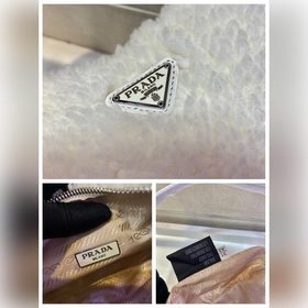 PRADA дизайн меховой сумки снова в тренде этого сезона. Даже чер