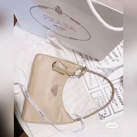 PRADA Модель Hobo： 2005 Кожаная сумка через плечо (подержанная) 