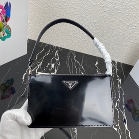 Prada (мини-версия) Новейшая женская сумка под мышку Модель： 1BC1