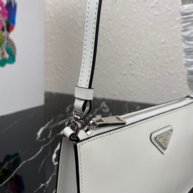 Prada (мини-версия) Новейшая женская сумка под мышку Модель： 1BC1