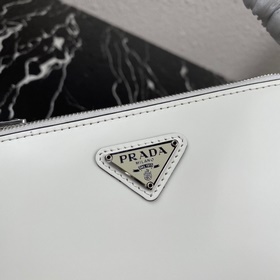 Prada (мини-версия) Новейшая женская сумка под мышку Модель： 1BC1