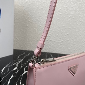 Prada (мини-версия) Новейшая женская сумка под мышку 1BC155 Эта м