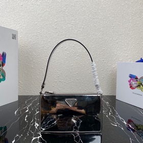 Prada (мини-версия) Новейшая женская сумка под мышку Модель： 1BC1