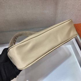 Prada Сумка Hobo обновленная версия Артикул： 1NE515 Сумка в форм