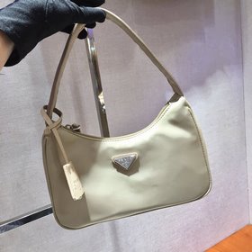 Prada Сумка Hobo обновленная версия Артикул： 1NE515 Сумка в форм