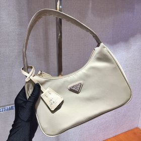 Prada Сумка Hobo обновленная версия Артикул： 1NE515 Сумка в форм