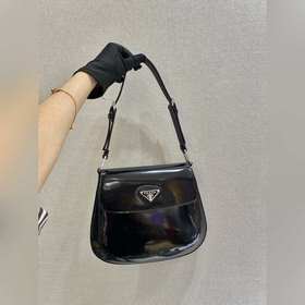 Prada  Большая сумка с клапаном/двумя ремнями Новая модель под м