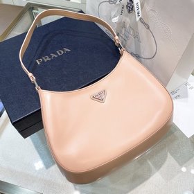 Prada  Новая весенняя модель сумки Hobo из гладкой телячьей кожи