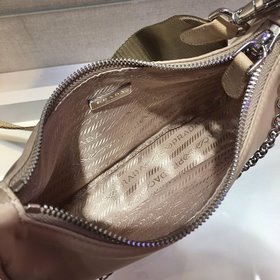 Prada с коробкой Новая модель нейлоновой сумки Hobo для ношения