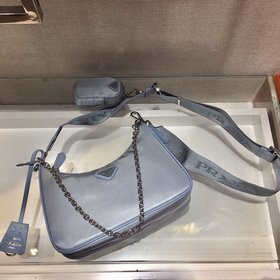 Prada с коробкой, новая модель нейлоновой сумки Hobo от Prada Се