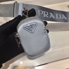 Prada с коробкой, новая модель нейлоновой сумки Hobo от Prada Се