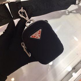 Prada с коробкой, новая модель нейлоновой сумки Hobo от Prada Се