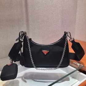 Prada с коробкой, новая модель нейлоновой сумки Hobo от Prada Се