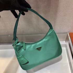 Prada  Новый цвет - сумка Hobo, обновленная версия зеленого цвет
