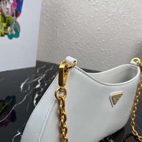 PRADA Подержанная сумка под мышку, полностью из кожи, гладкая, н