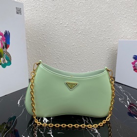 PRADA Новая модель сумки под мышку, артикул： 1BC148, подержанная