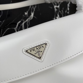 PRADA Новейшая модель женской сумки под мышку, артикул： 1BD311 Из