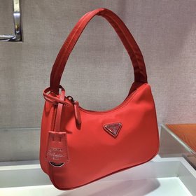 Prada Новый цвет - обновленная версия сумки Hobo Артикул： 1NE515
