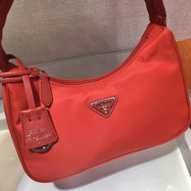 Prada Новый цвет - обновленная версия сумки Hobo Артикул： 1NE515