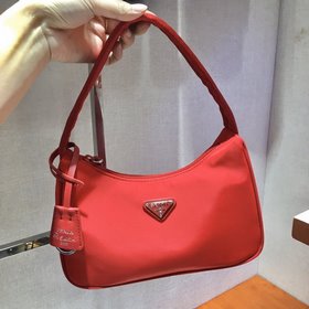 Prada Новый цвет - обновленная версия сумки Hobo Артикул： 1NE515