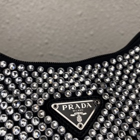 Prada Сверкающая сумка Hobo под мышку Новый номер модели： 1NE515