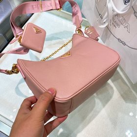 Prada Самая популярная сумка Hobo 3 в 1 (полностью из кожи) Сумка