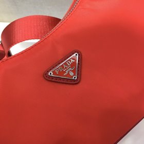 Prada с коробкой Новая модель нейлоновой сумки Hobo для ношения
