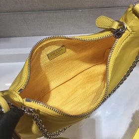 Prada с коробкой Новая модель нейлоновой сумки Hobo для ношения