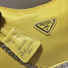 Prada с коробкой Новая модель нейлоновой сумки Hobo для ношения 