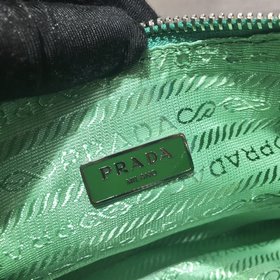 Prada с коробкой Новая модель нейлоновой сумки Hobo для ношения 