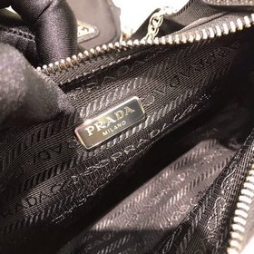 Prada с коробкой Новая модель нейлоновой сумки Hobo для ношения 