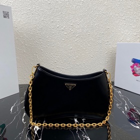 Новая модель сумки Prada под мышкой, артикул： 1BC148, подержанная