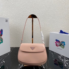 Новейшая женская сумка Prada под мышку, модель： 1BD311 Изготовлен