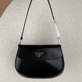 Новейшая женская сумка Prada под мышку, модель： 1BD311 Изготовлен