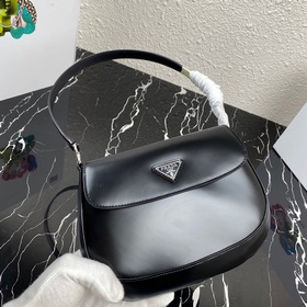 Новейшая женская сумка Prada под мышку, модель： 1BD311 Изготовлен