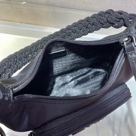 Prada осенне-зимняя коллекция Артикул： 1BC123 Новая сумка из плет