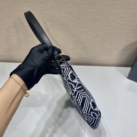Prada  Тканая сумка с подмышечным ремнем Модель： 1BC499 Сумка ч