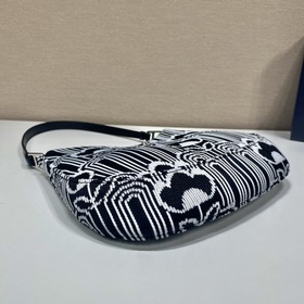 Prada  Тканая сумка с подмышечным ремнем Модель： 1BC499 Сумка ч