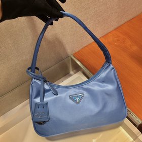 Prada  Улучшенная версия сумки Hobo  Артикул： 1NE515 Сумка в фо