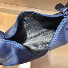 Prada  Улучшенная версия сумки Hobo  Артикул： 1NE515 Сумка в фо