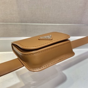 Prada Новая сумка на пояс Новые аксессуары элемент этой небольш